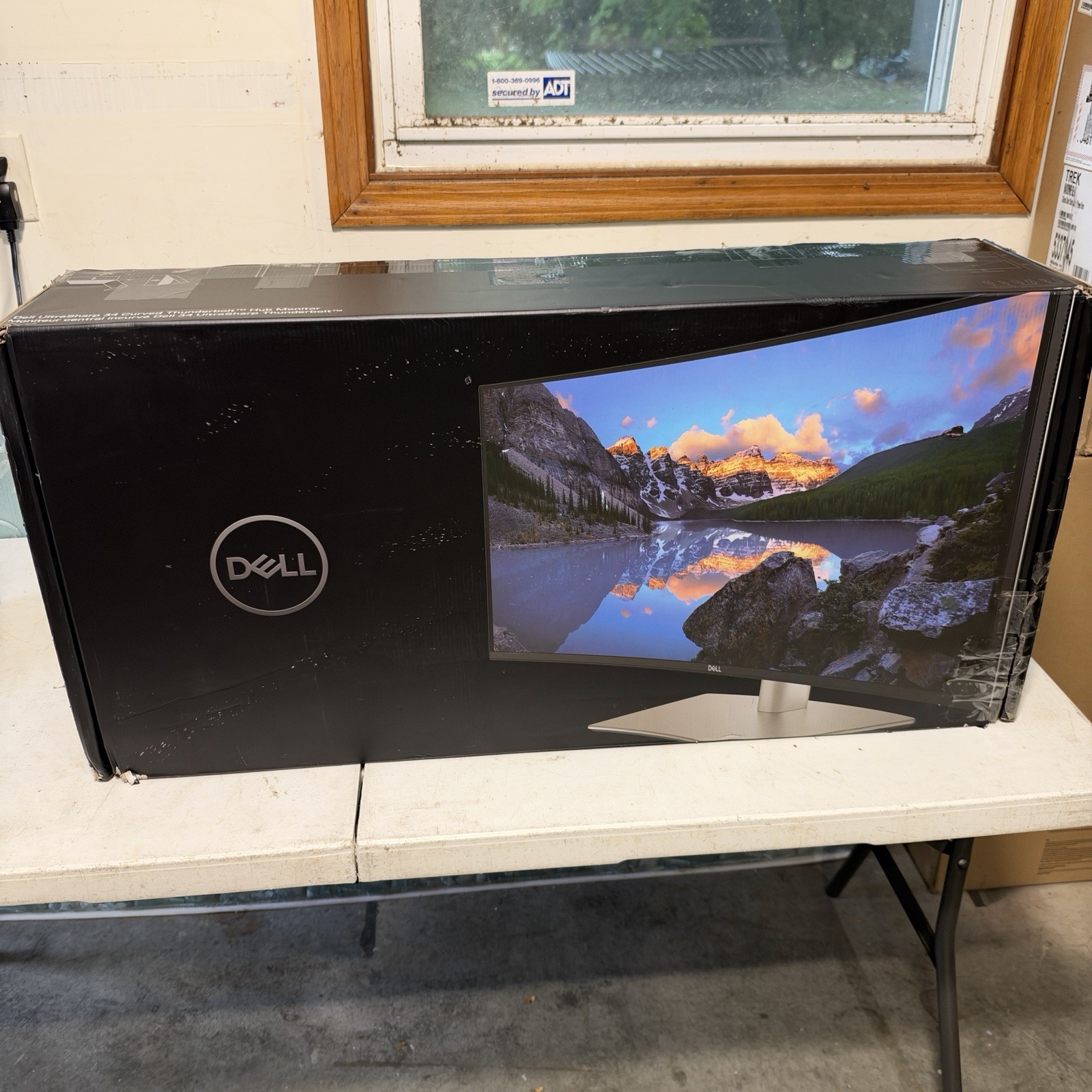 Dell UltraSharp U3425WE 34" Curved Thunderbolt Hub Monitor (Panel Damage)