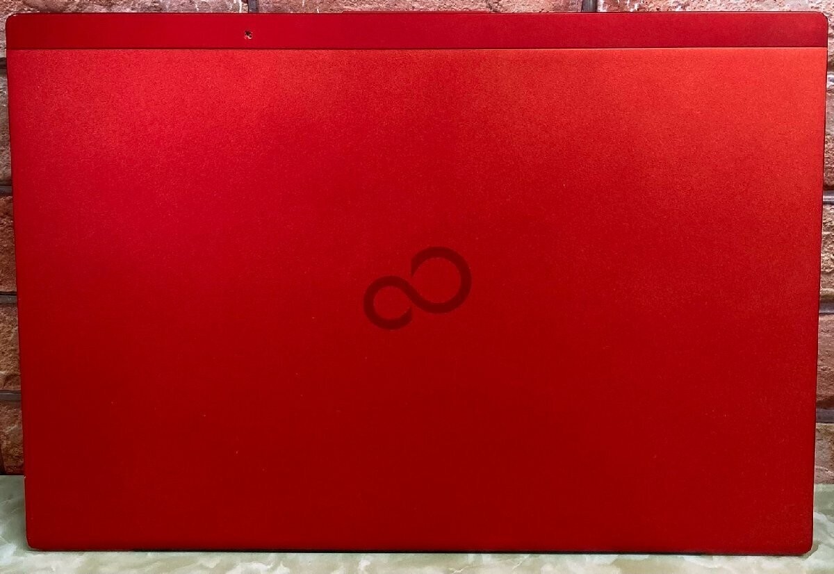 Fujitsu lifebook U939 Red 4GB RAM 128GB SSD Ultra lightweight