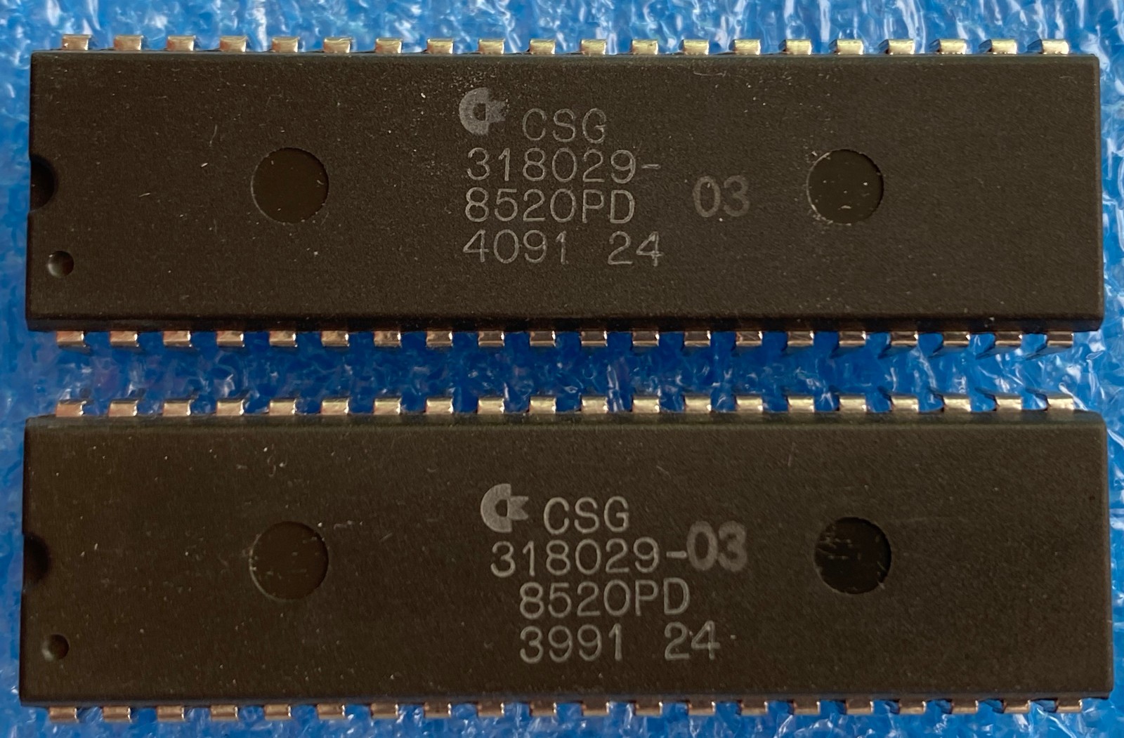 8520 MOS/CSG ODD EVEN (x2) from an Amiga 500 rev.6A... #39-41 91