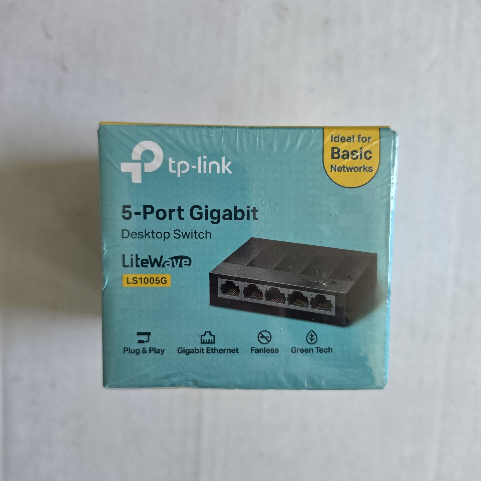 TP-Link - LiteWave - LS1005G 5-Port Gigabit Ethernet Desktop Switch Standalone