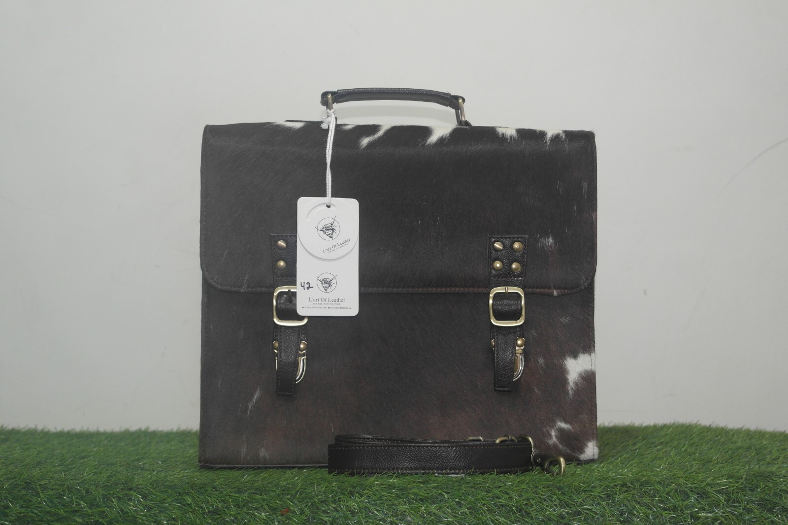 Cowhide Hair-on-Hide Laptop Bag: Rustic Western Style meets Modern Functionality