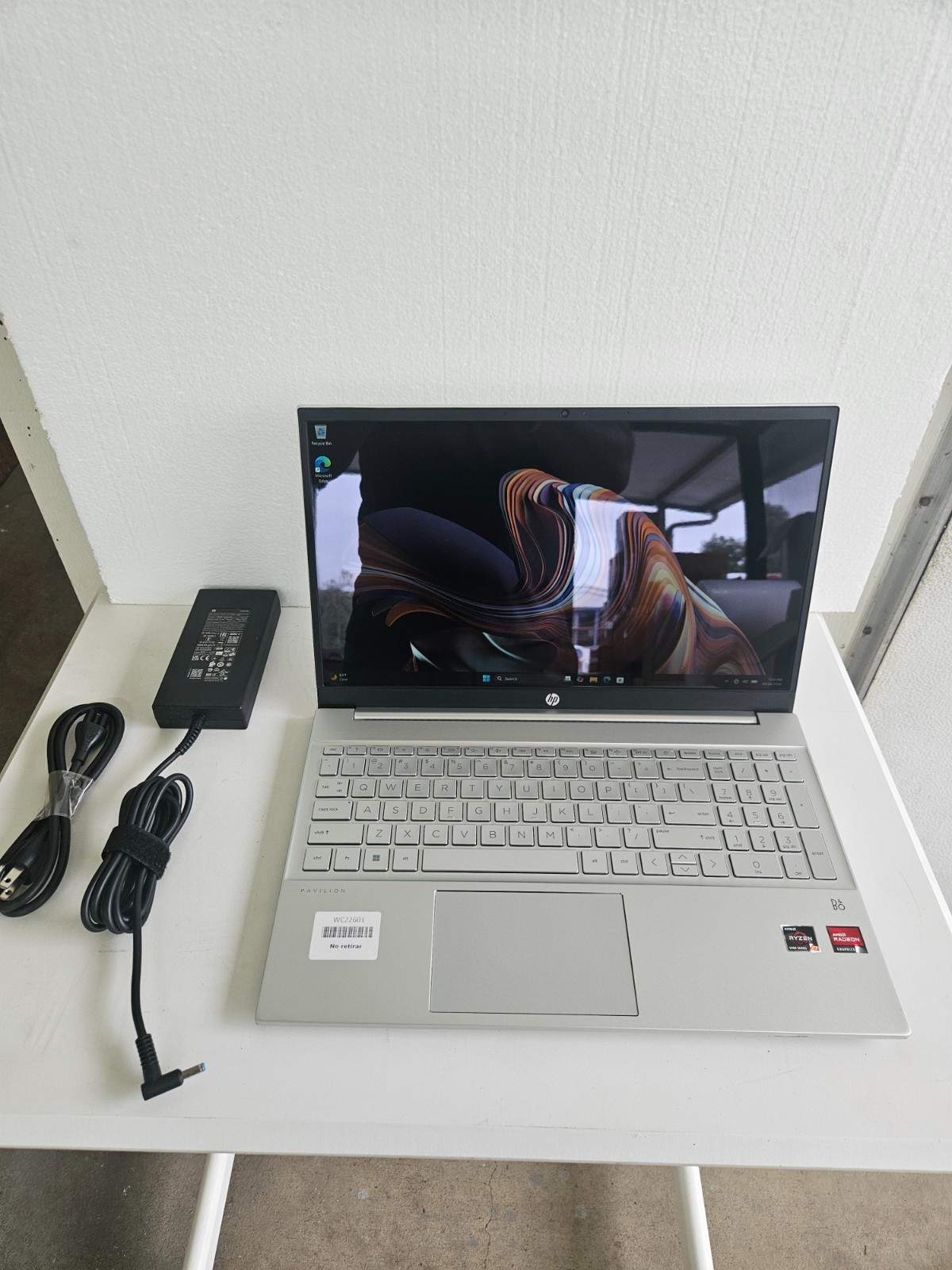 HP Pavilion 15 Ryzen 7 5825U 32GB RAM 1TB SSD 15.6" Touchscreen Win 11