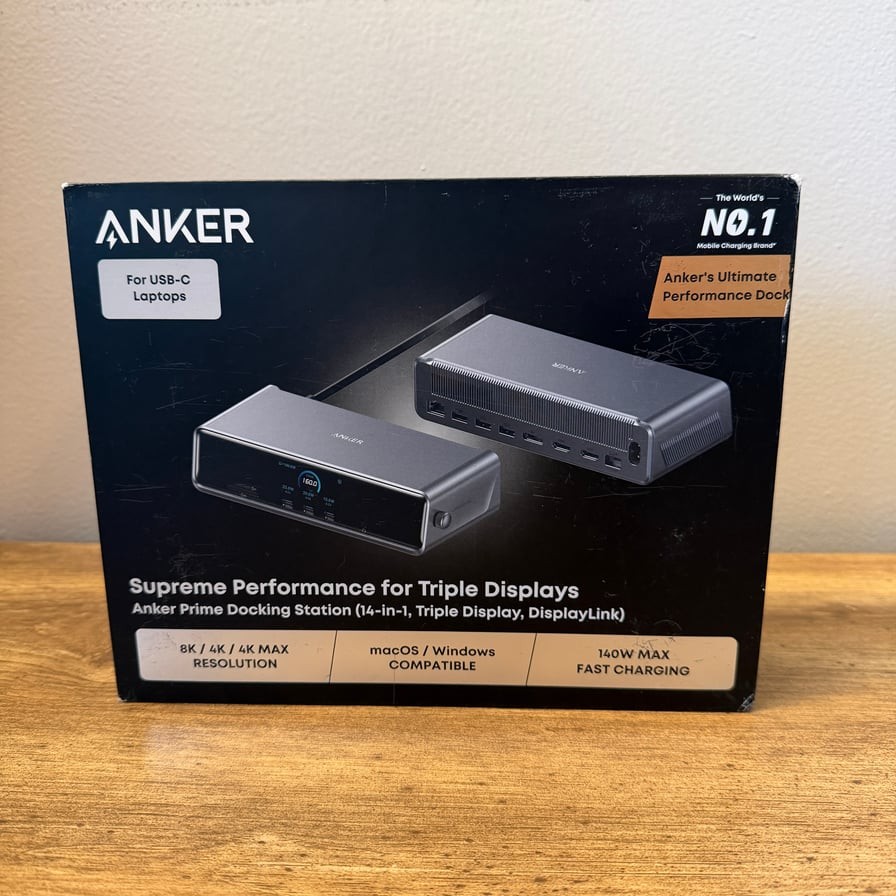 Anker Prime Docking Station DL7400 14-Port Triple Display with Display