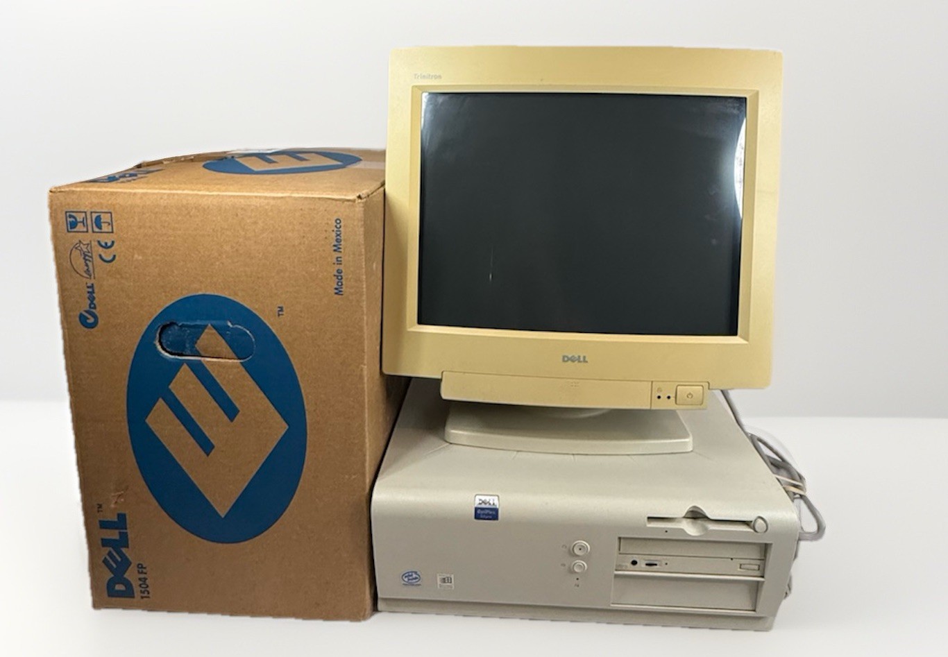 1997 Dell Pentium II Retro Gaming PC + UltraScan Trinitron CRT Monitor W/ Box