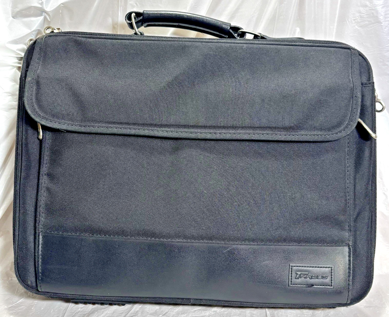 Targus Computer Bag Carrying Case Briefcase medium/small Laptop Notebook Leather
