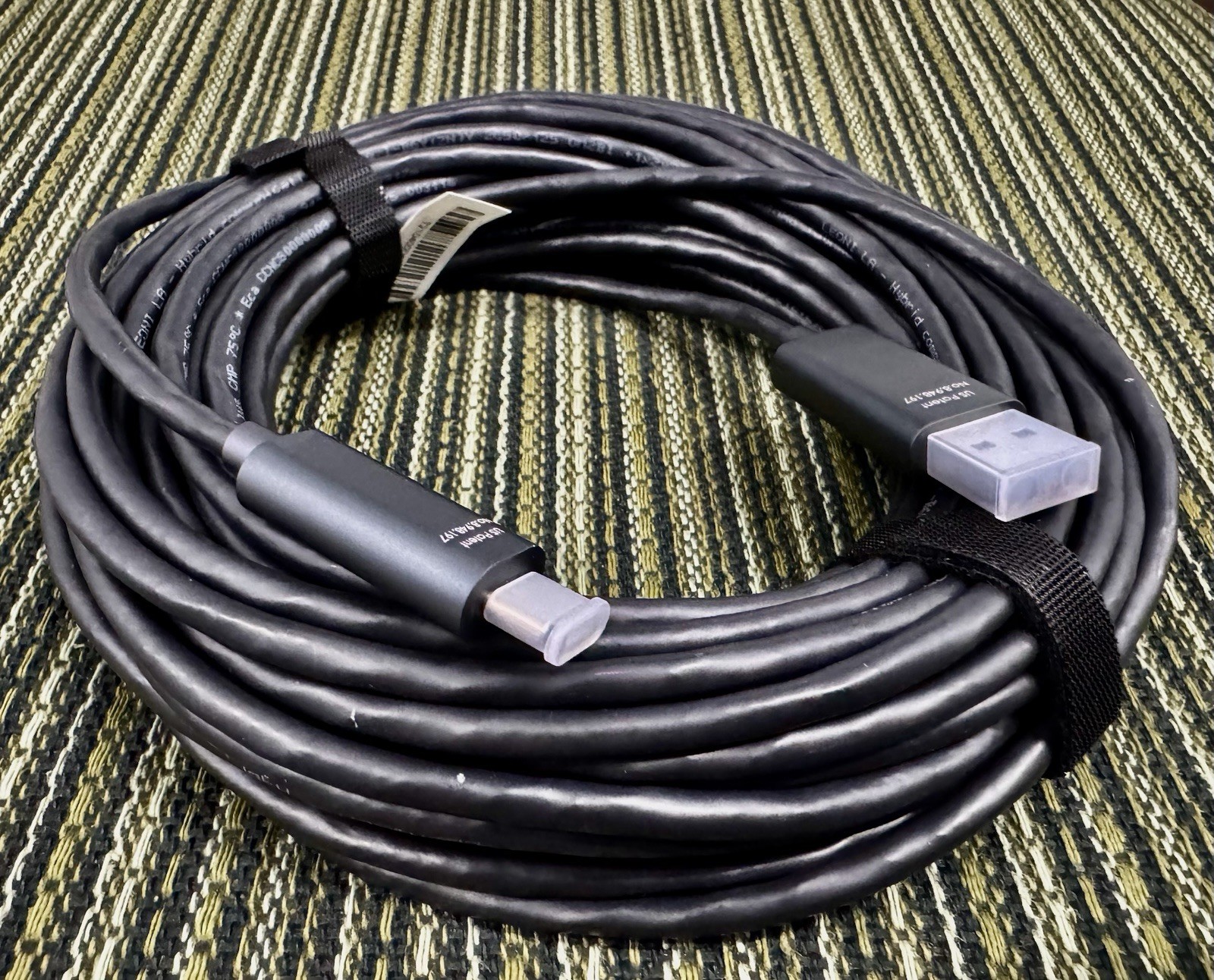 Cosemi  USB3.1 Gen 2 Hybrid Active Optical Cable 50ft. Black.