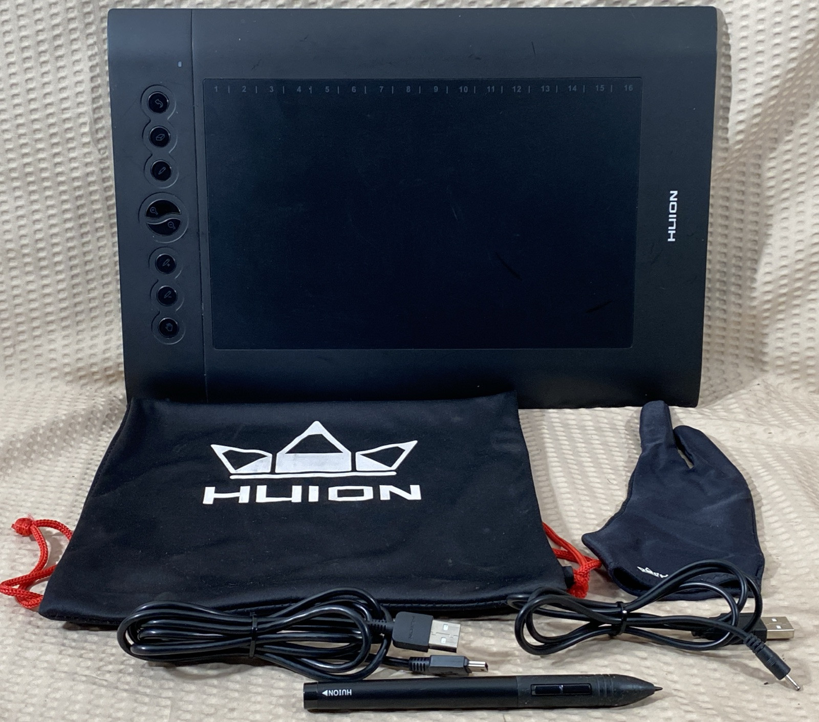 Huion H610PRO H610 PRO Graphic Pen Tablet w/ Sleeve, Pen, Glove & Cables TESTED