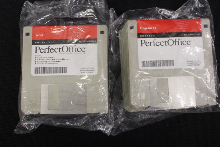 Vintage Novell PerfectOffice v3.0, 9 Program Diskettes, 9 Setup Diskettes NOS S5