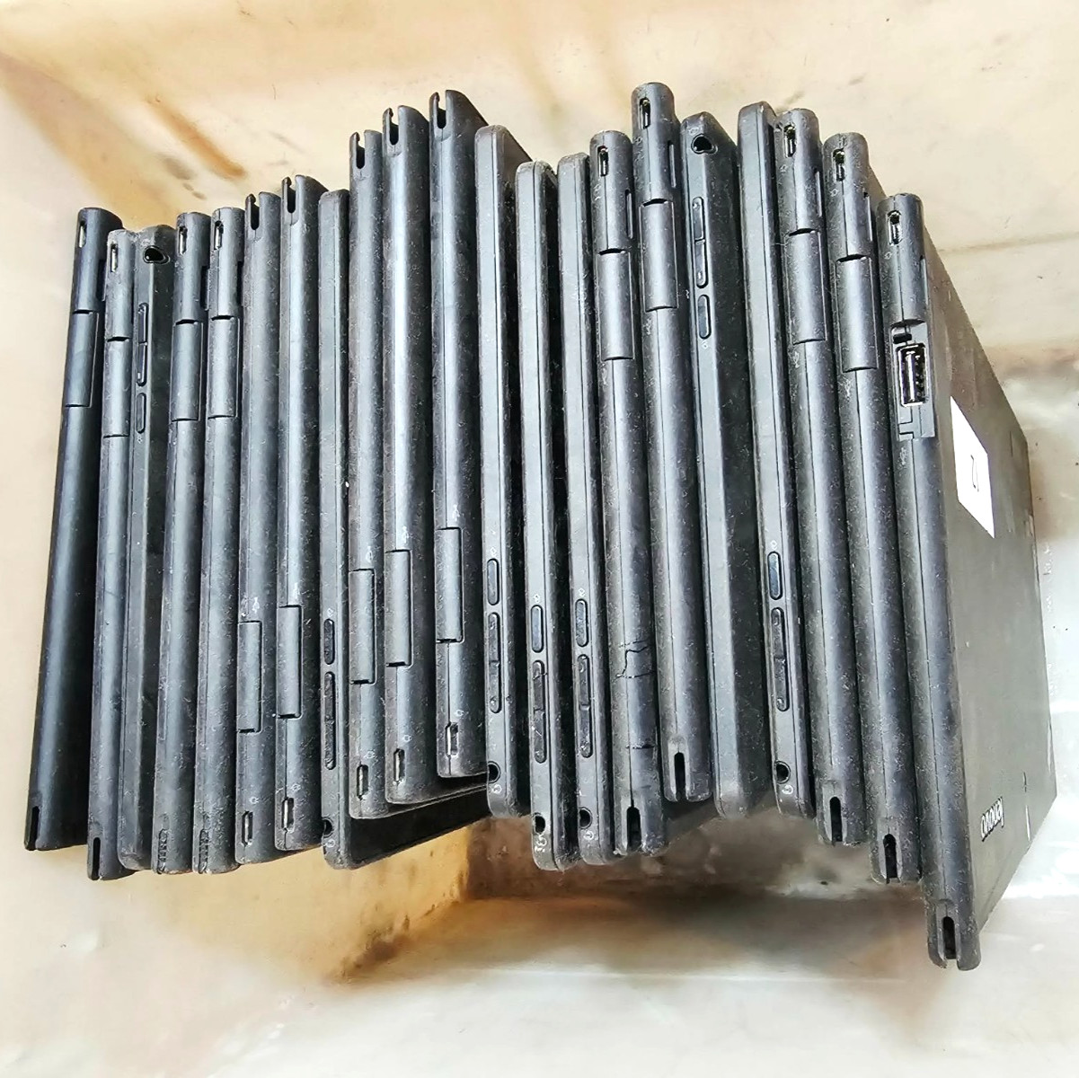 ⚡UNTESTED & DEFECTIVE⚡LOT OF 21x LENOVO THINKPAD TABLET 2 TP00043A WINDOWS TAB⚡