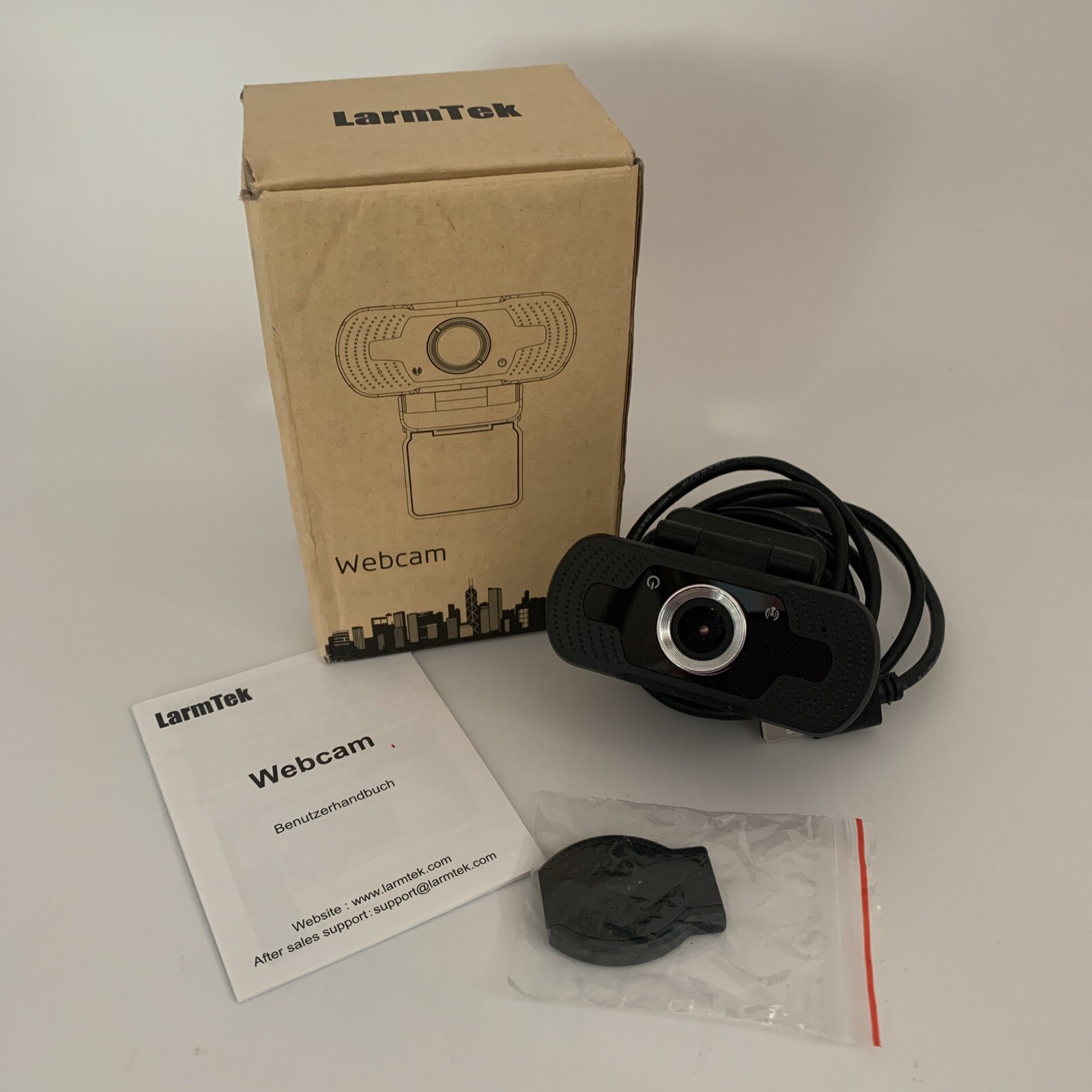 LarmTek W2 1080p Full HD Webcam with Webcam Cover. Built In Mic (NEW)