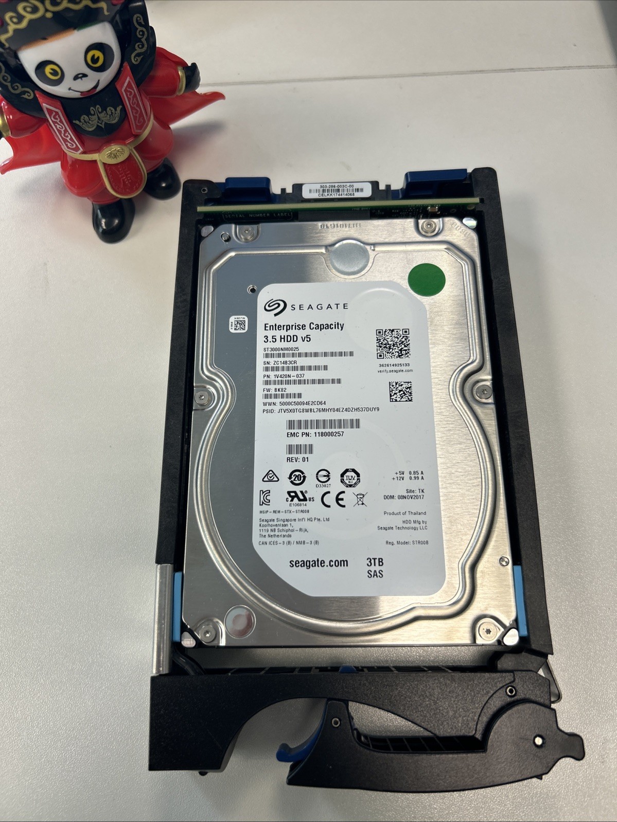 EMC 005052086 3TB  7.2K SAS 3.5 12G ST300NM0025 118000257 use for DataDomain HDD