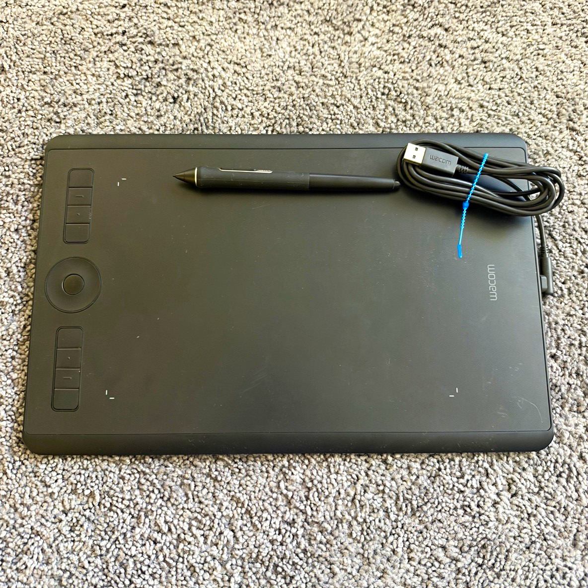 Wacom Intuos Pro Graphics Tablet PTH-860 w/ Pen, USB Cable & Accessories