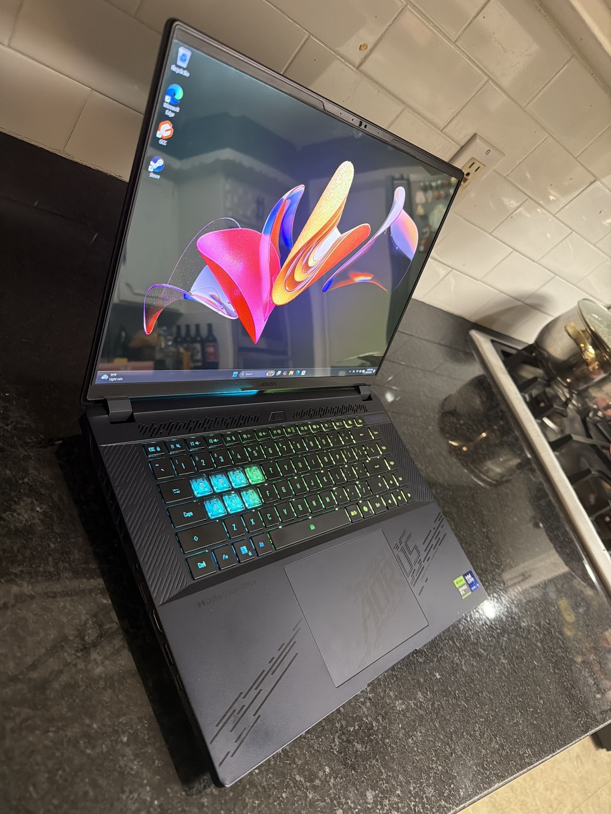 Gigabyte AORUS Master 16 AM6H Laptop Ultra 9 275HX RTX 5080 16GB 32GB RAM 1TB