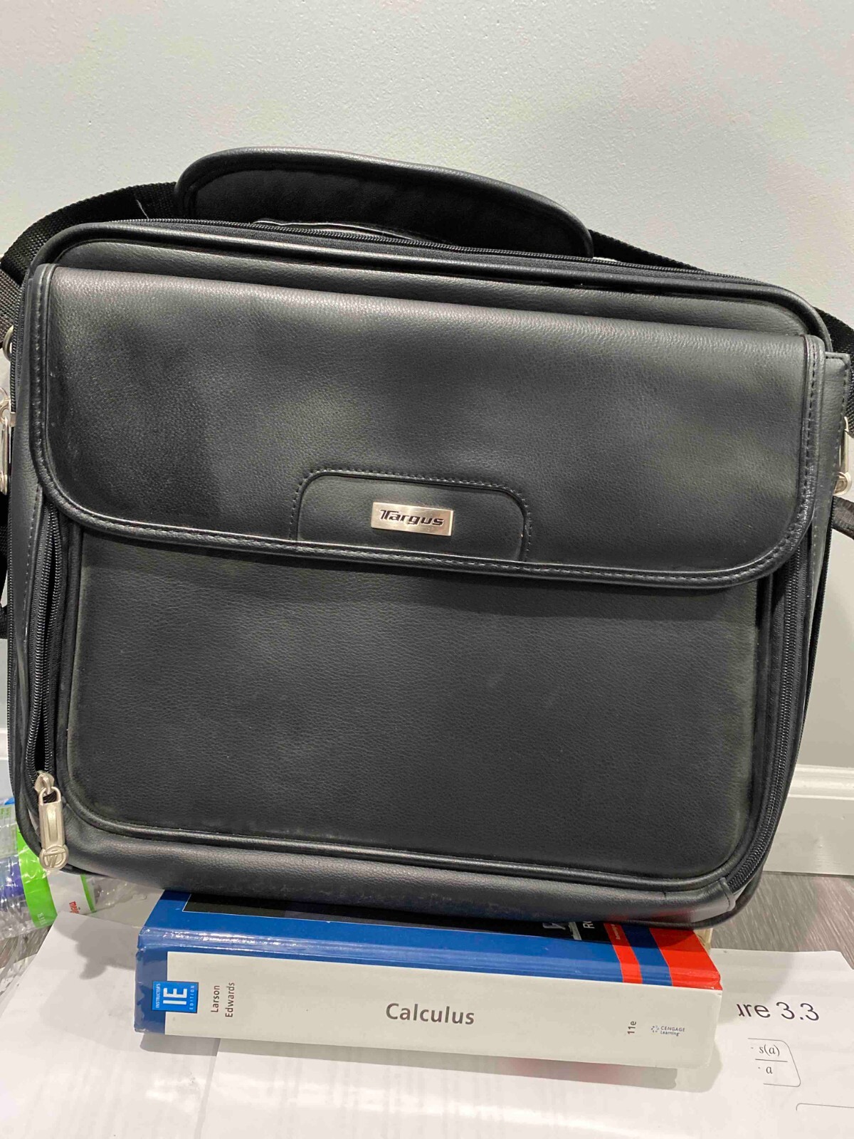 TARGUS Bag Black 4 POCKET TRADITIONAL 17'' by 14" LAPTOP