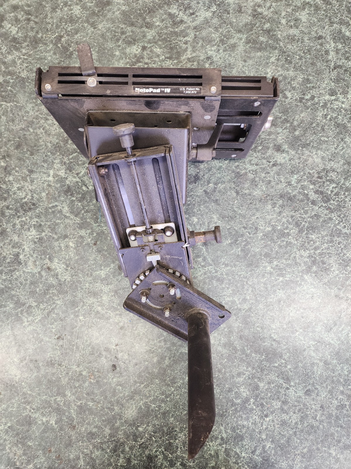 GAMBER JOHNSON Computer Cradle for NOTEPAD IV w/ Pole Mount for Vehicle