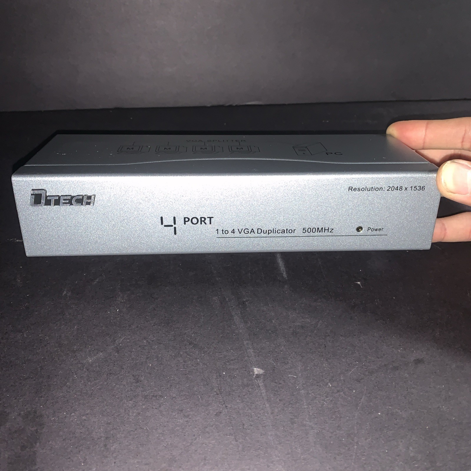 DTech 4 port VGA Splitter Duplicator 500 MHz 2048 x 1536 resolution