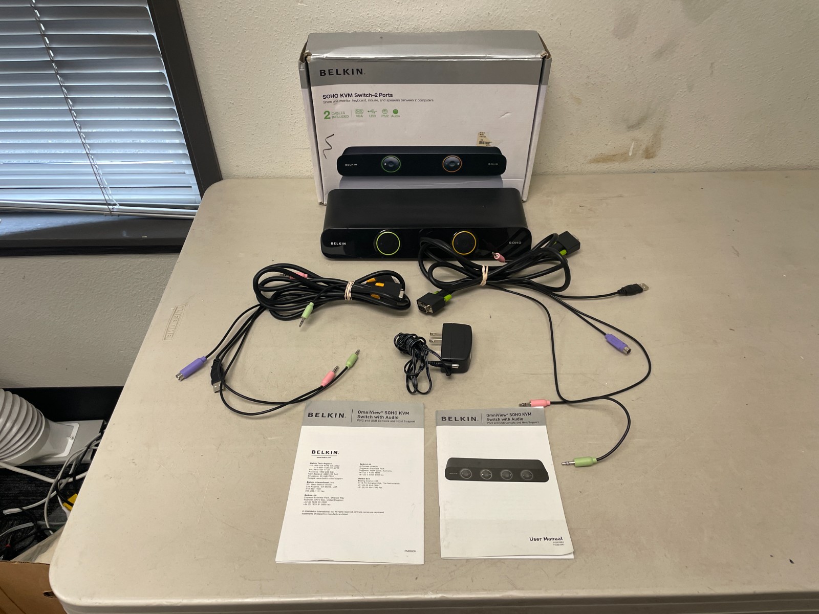 Belkin OmniView SOHO KVM Switch 2-Port Audio Black