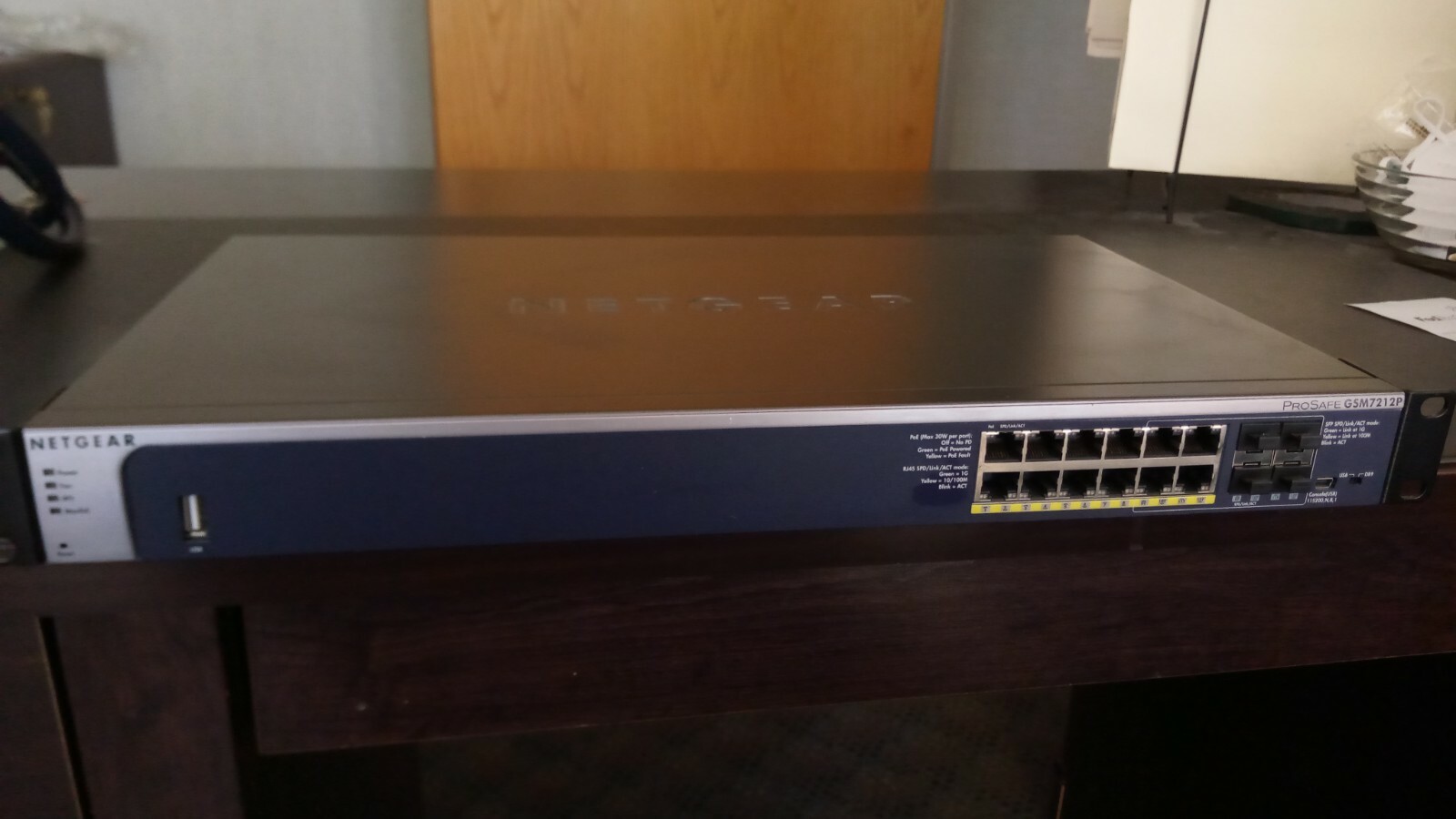 NETGEAR ProSAFE GSM7212P  12-Port Gigabit POE+ Managed Switch Layer 2+ With Stat