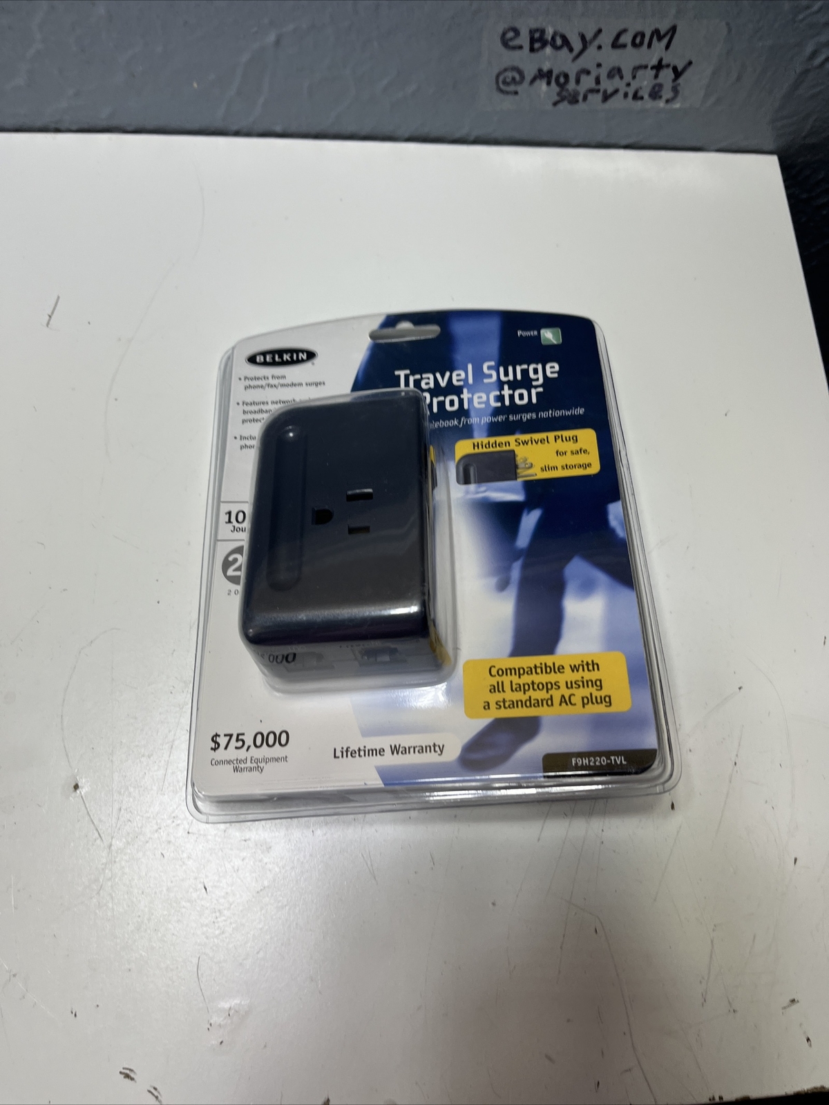 BELKIN Travel Surge Protector F9H220 Hidden Swivel Plug - NIP 
