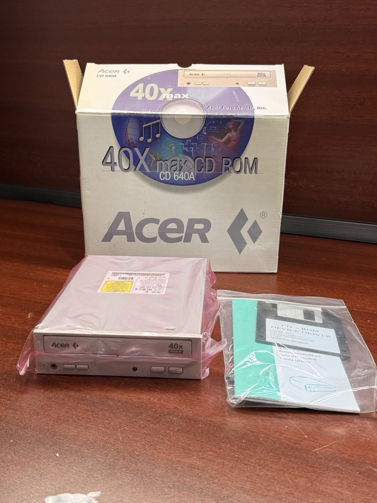ACER Peripherals, Inc. 40X max CD ROM CD 640P 1998 (NEW)
