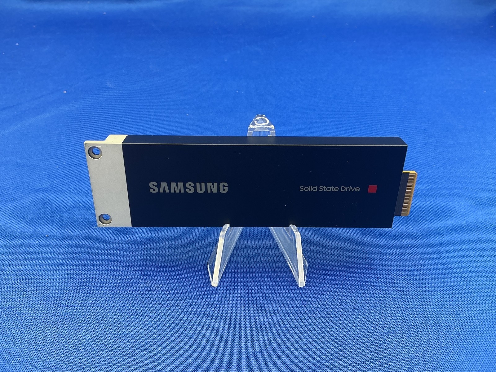 MZ-TL27T6A Samsung PM9A3 7.68TB PCIE NVME E1.S 9.5mm SSD MZTL27T6HBLA-00A07