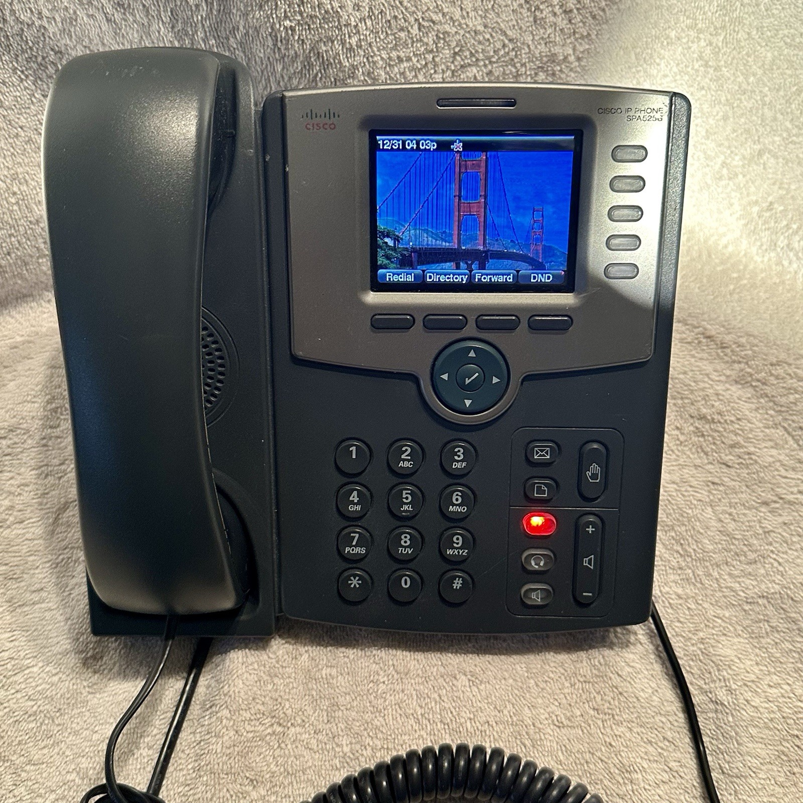 Cisco SPA525G2 5-Line Color IP Phone (V01) /Complete Kit/Power Adapter & Stand