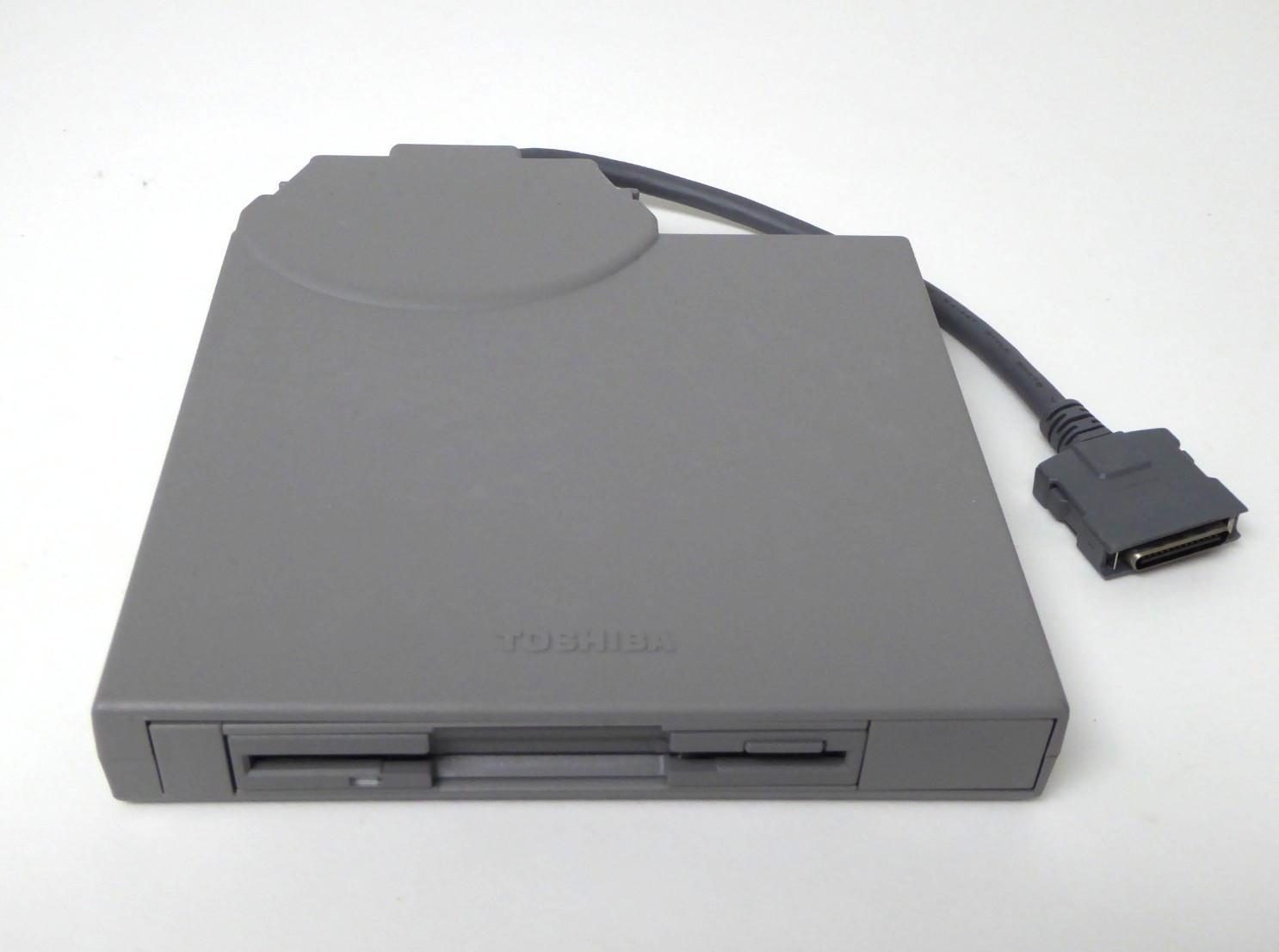 Toshiba PA2611U External 3.5 Floppy Disk Drive FDD Attachment Case Gray