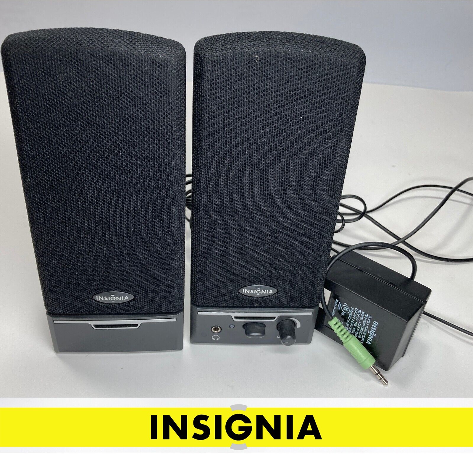 Insignia 2.0 Two Piece Stereo Speaker System Amplified Speaker System NS-22