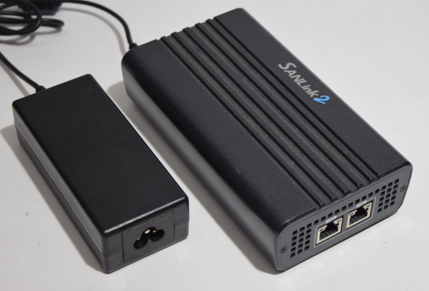 Promise SANLink2 E2002t Thunderbolt 2 to 8Gb Fibre Channel SAN or 10G Base-T
