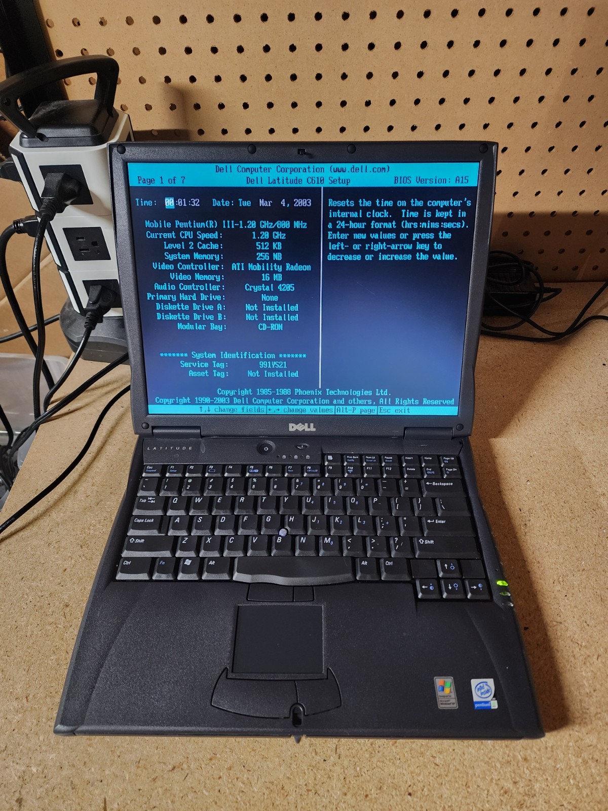 Dell Latitude C610 Intel Pentium III 1.2GHz 256MB RAM No HDD/OS/Caddy ATI GPU