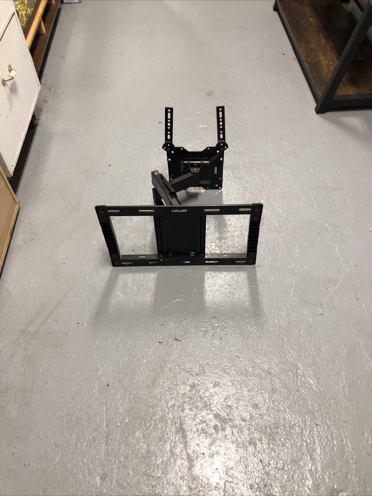 Ergotron – Neo-Flex Cantilever UHD, VESA TV Wall Mount Holds up to 120lbs