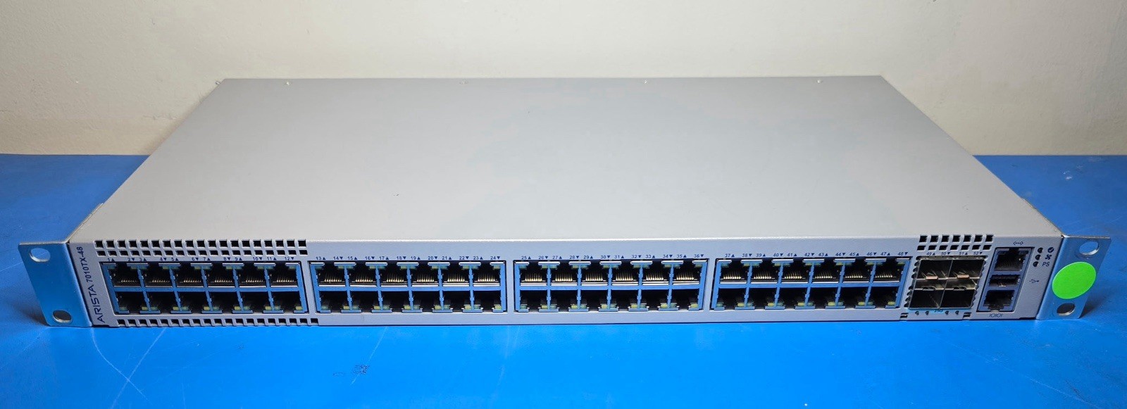 Arista DCS-7010TX-48 F & R Switch 48x 10G TX 4x SFP+ 10GBe Dual AC Rack mnt Wrty