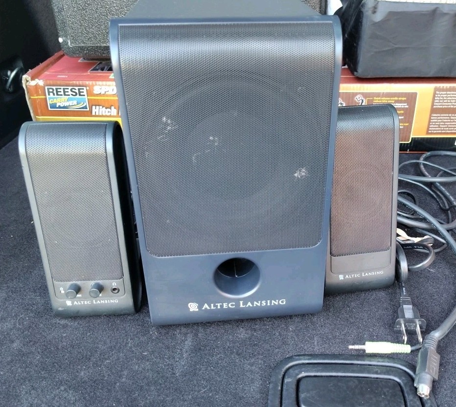 ALTEC LANSING AMPLIFIED SPEAKER SYSTEM VS2221 Works