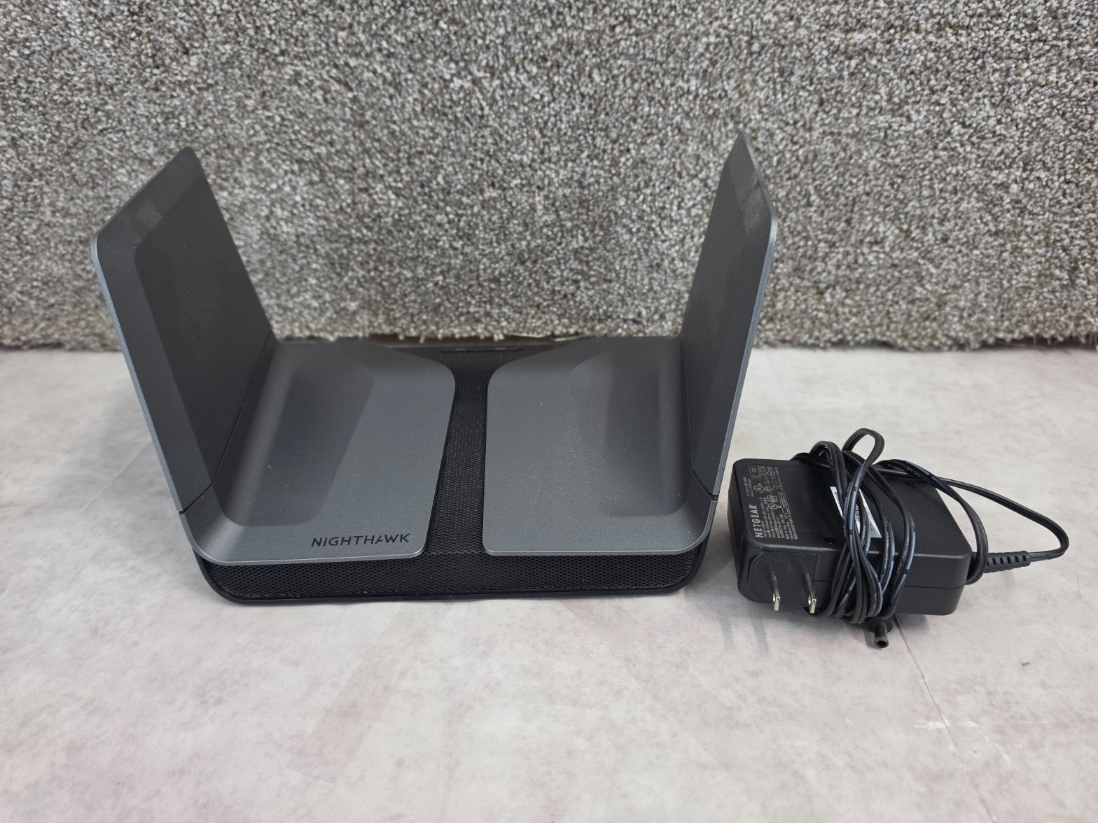 NETGEAR Nighthawk AX8 RAX75 AX5700 8-Stream WiFi 6 Router Dual Band w/ Adapter