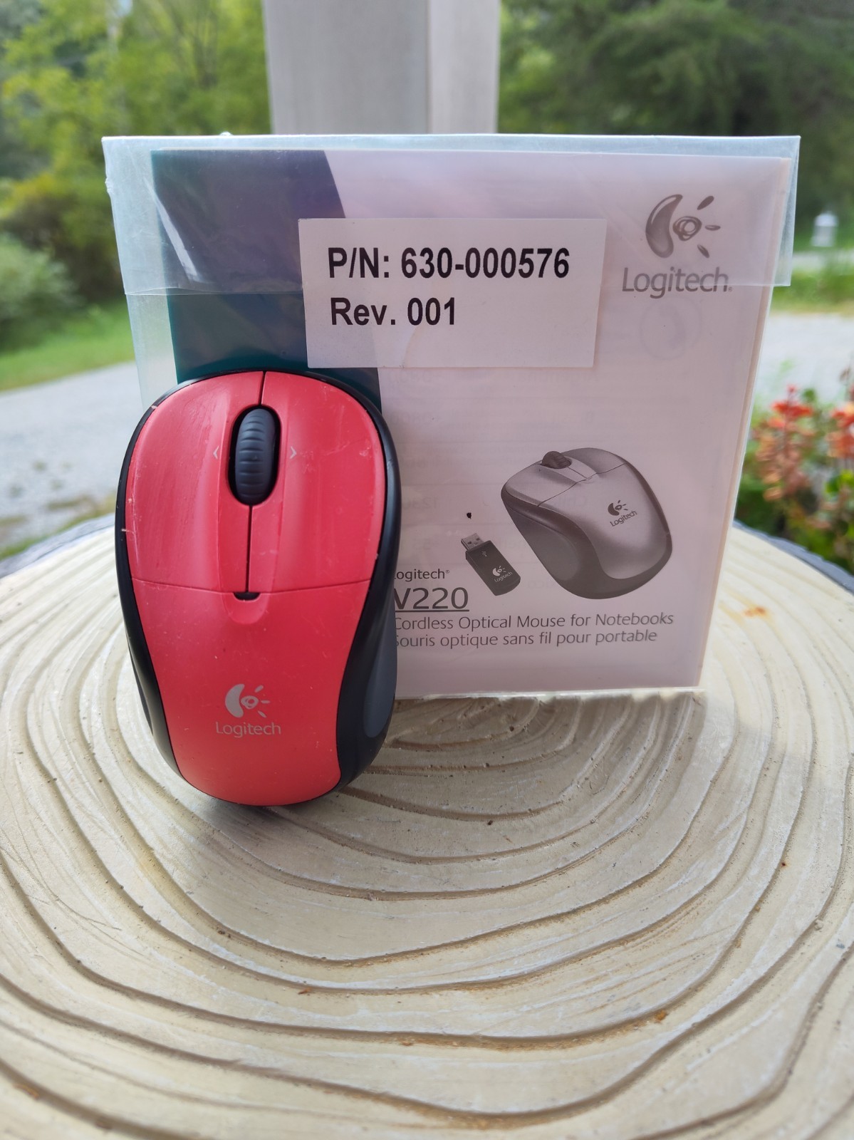 Logitech V220 Cordless Optical Mouse Red USB Notebooks Ergonomic 