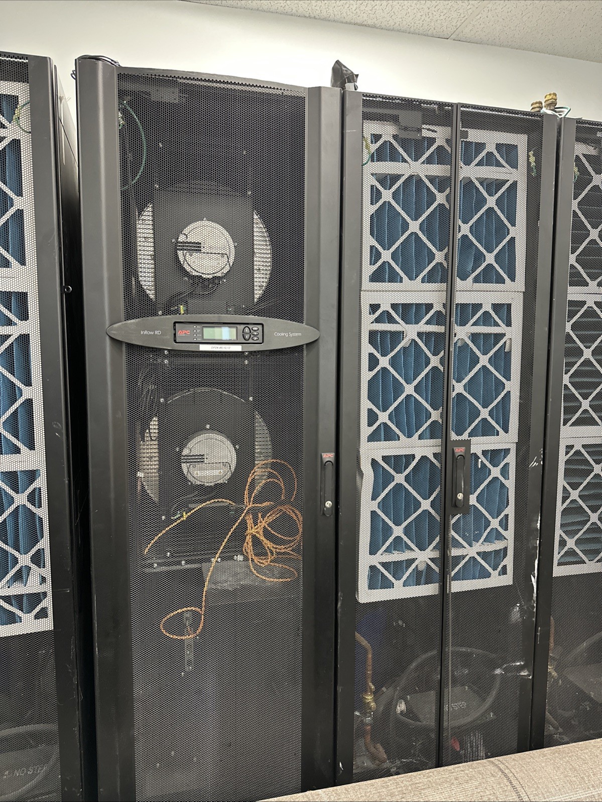 APC Schneider Electric ACRD500 InRow RD Air Cooling System Data Server Room Unit