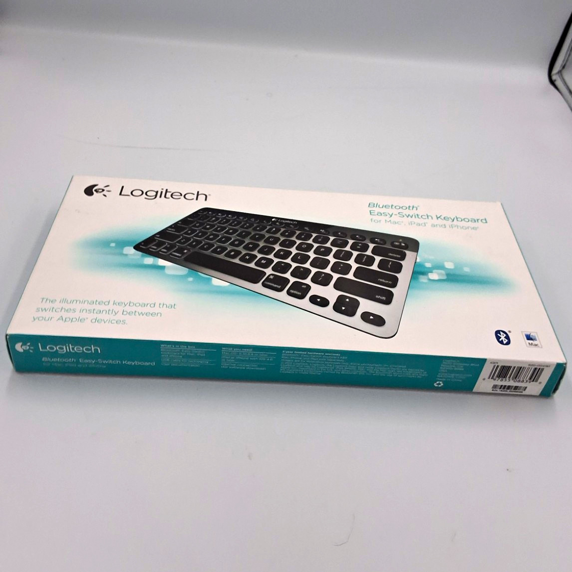 Logitech K811 Bluetooth Easy-Switch Backlit Keyboard Mac iPad iPhone w/Box