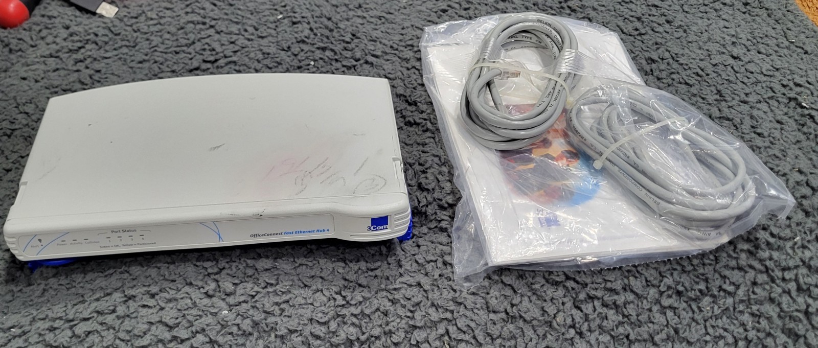 3Com 3C16700A Office Connect Ethernet Hub 8 with manual & cords no power adapter