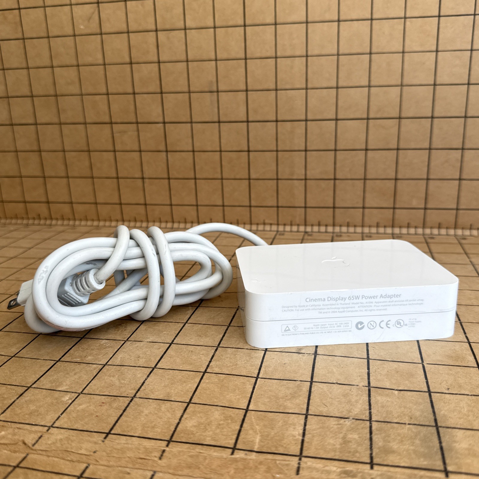 GENUINE Apple OEM A1096 Cinema Display Power Adapter 65W w/ Cord 