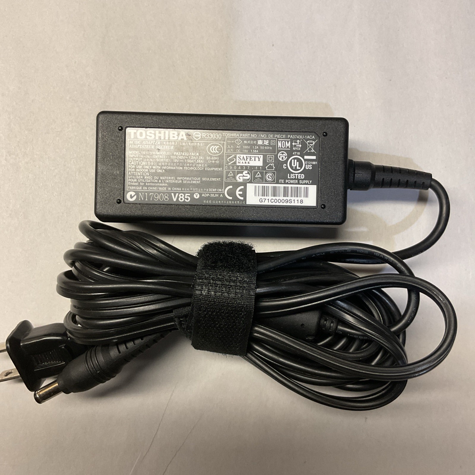 LOT 3 Toshiba 30W AC Adapter PA3743U-1ACA 19V 1.58A Mini NB200 NB255 NB305
