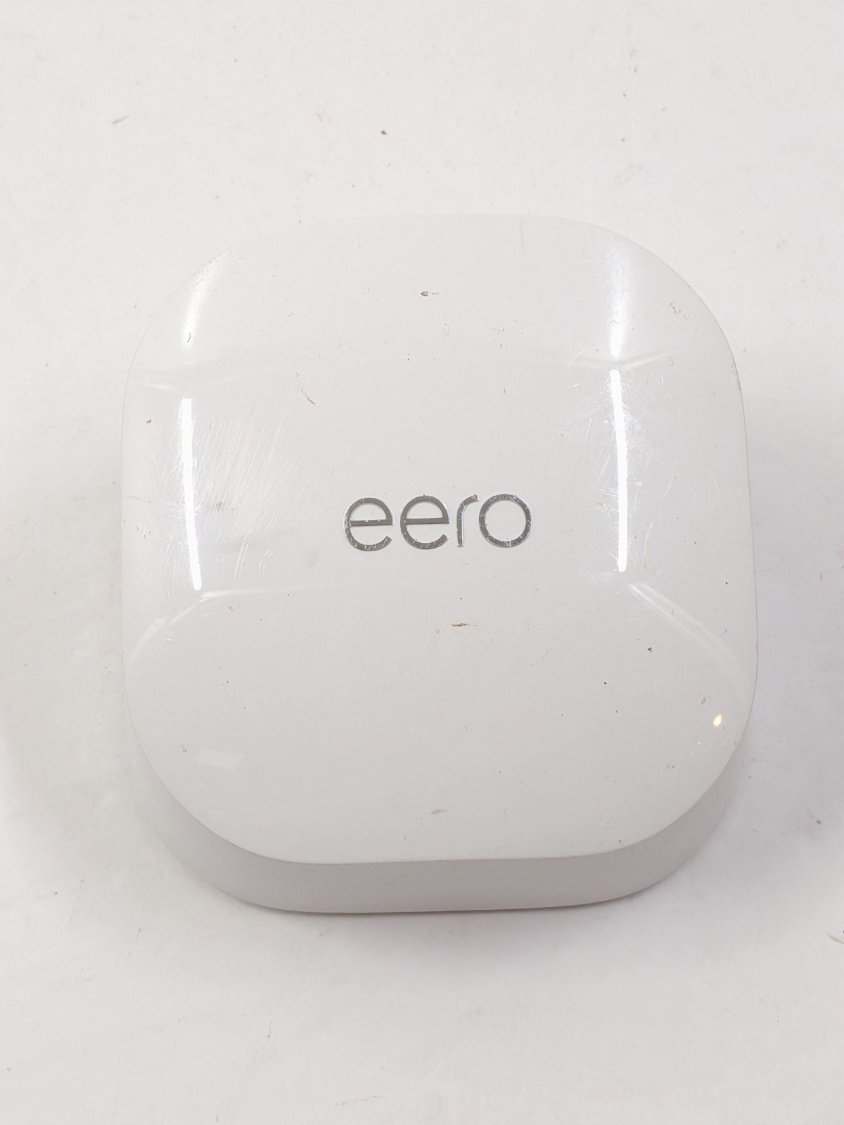 Amazon eero 6 Mesh Wi-Fi 6 Router N010001 Dual Band Gigabit White