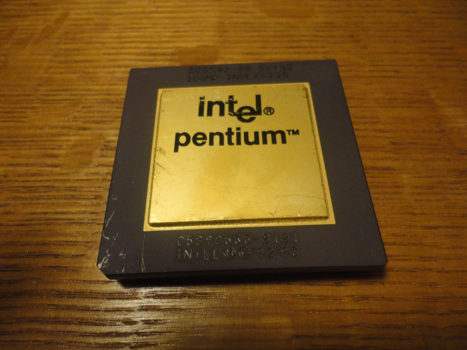 Intel Pentium A80502-90 90MHz CPU Processor Goldcap Socket 7 1992 Vintage