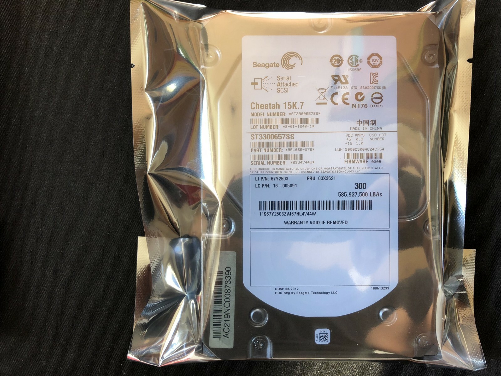 Lenovo 300G 15K SAS 3.5 03X3614 03X3621 03X3622 server hard drive