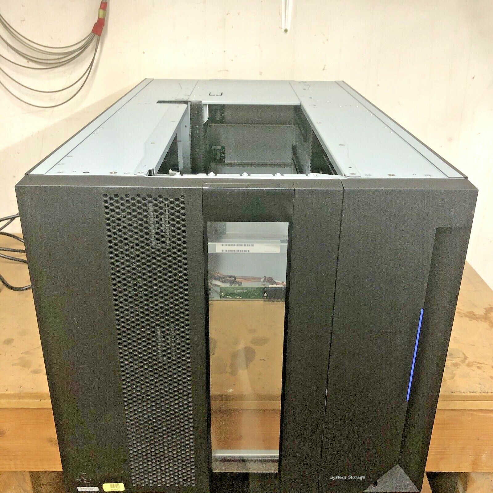 IBM 3576-E9U Expansion (No Drives) for TS3310 Tape Library 3576-L5B