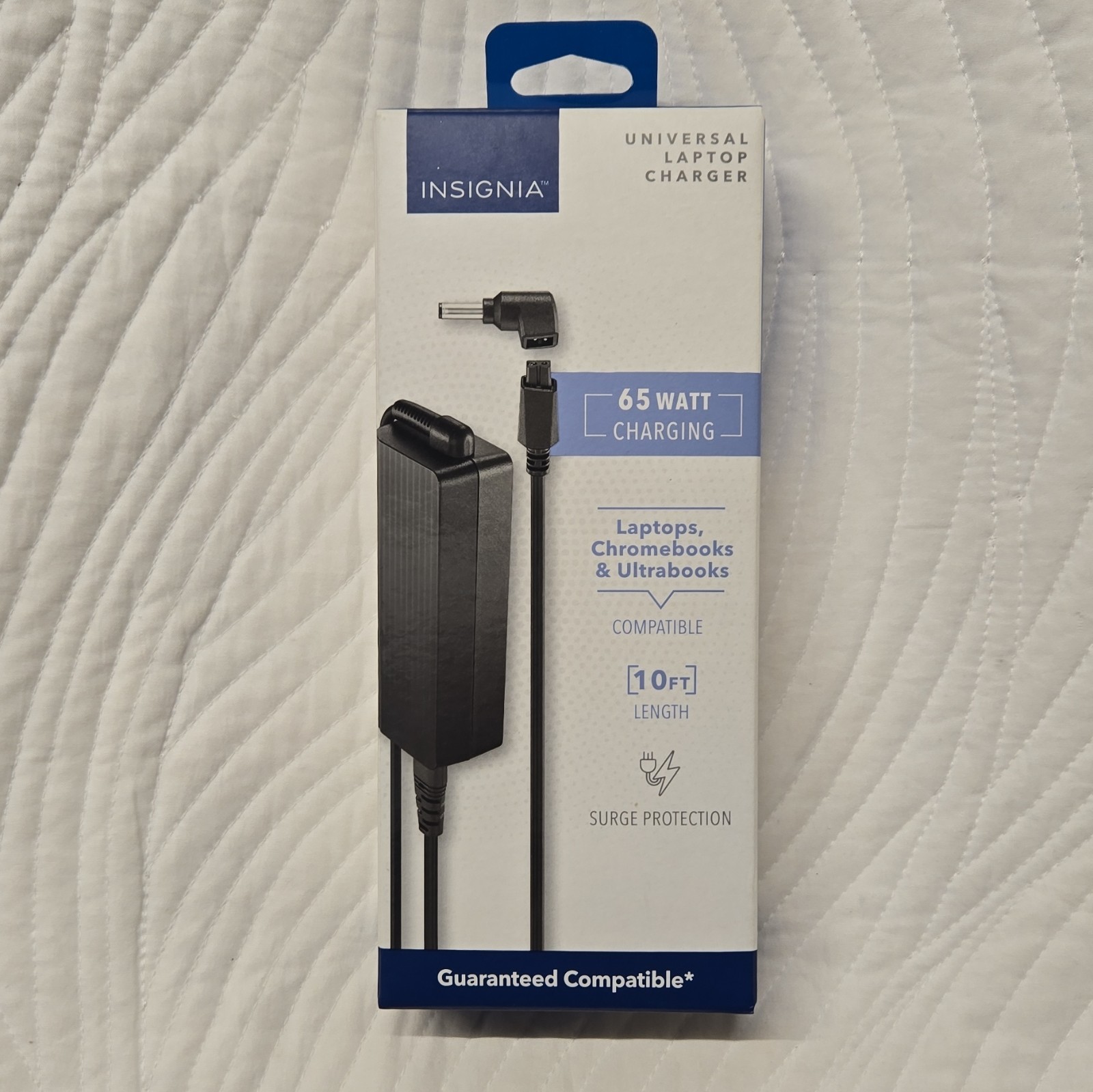 Insignia- Universal 65W Laptop Charger - Black (22G29A) NEW IN BOX