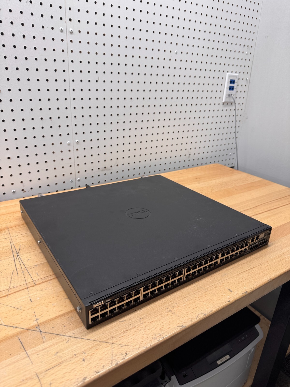 Dell EMC PowerSwitch S3148P 48x RJ45 Auto-Sensing PoE+Ports w/PSU E540