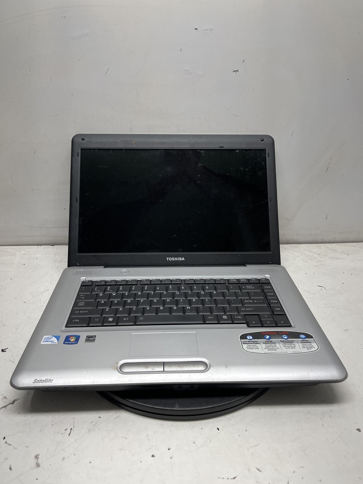 Toshiba Satellite L455-S5000 Intel Celeron  4GB  NO HDD/Batt - For Parts/Repair