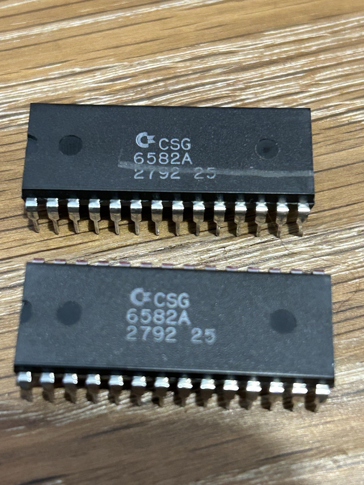 Commodore 64 SID sound chip CSG 6582A Vintage IC 2x Lot - Tested