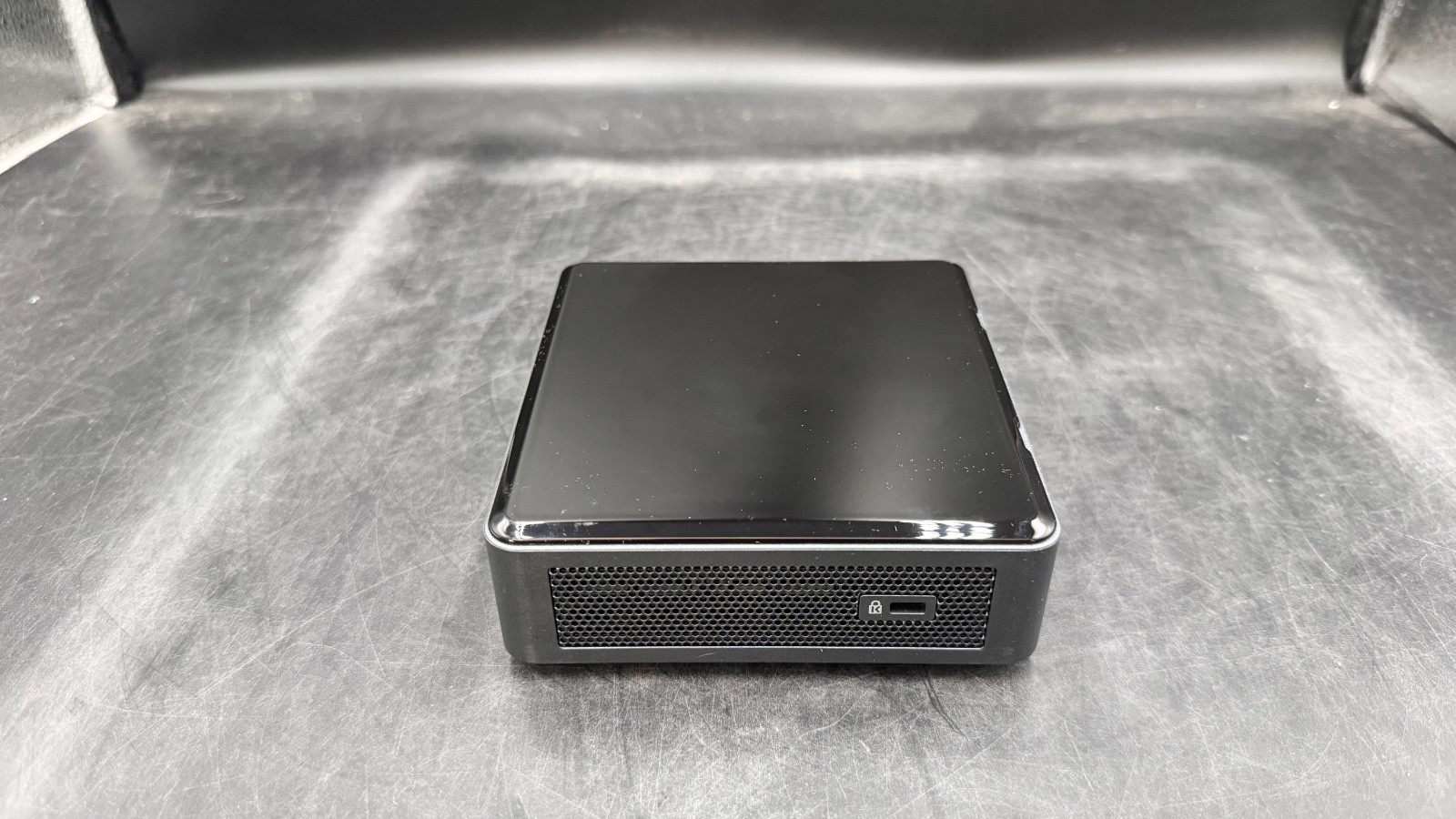 Intel NUC 10 Mini PC i3-10110U 2.10GHz NUC10FNK Desktop Computer