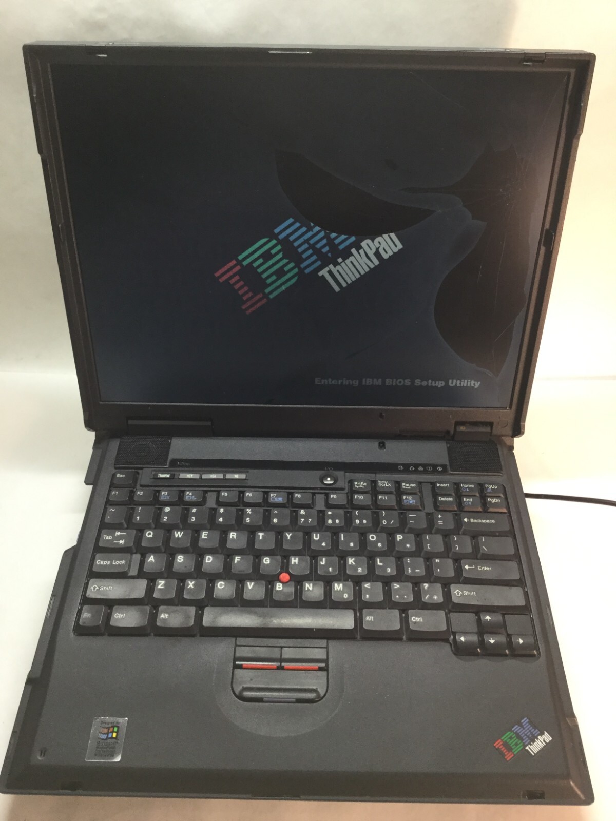 IBM ThinkPad A20M 15" Laptop Pentium M -VINTAGE- BOOTS TO BIOS/SCREEN DAMAGE-MZ